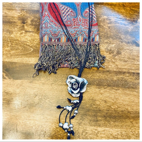 ✨PARIS✨Rose and Hearts Leather chain Necklace - Picture 2 of 6